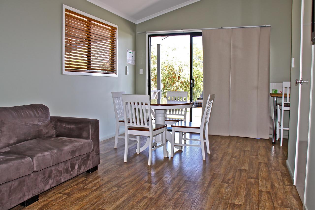 Barcaldine Country Motor Inn 외부 사진