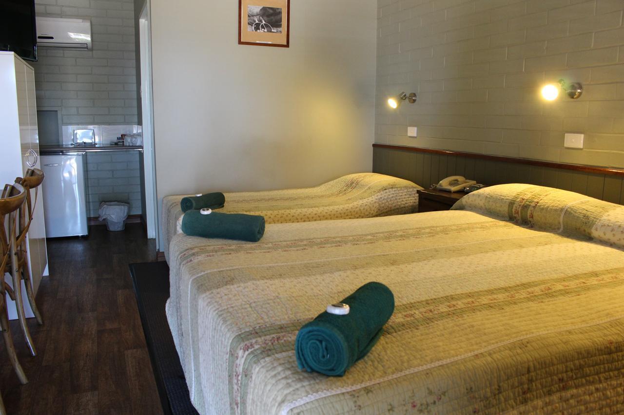 Barcaldine Country Motor Inn 외부 사진