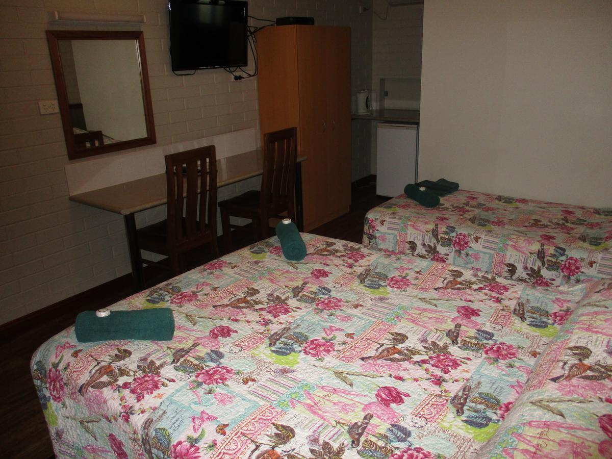 Barcaldine Country Motor Inn 외부 사진