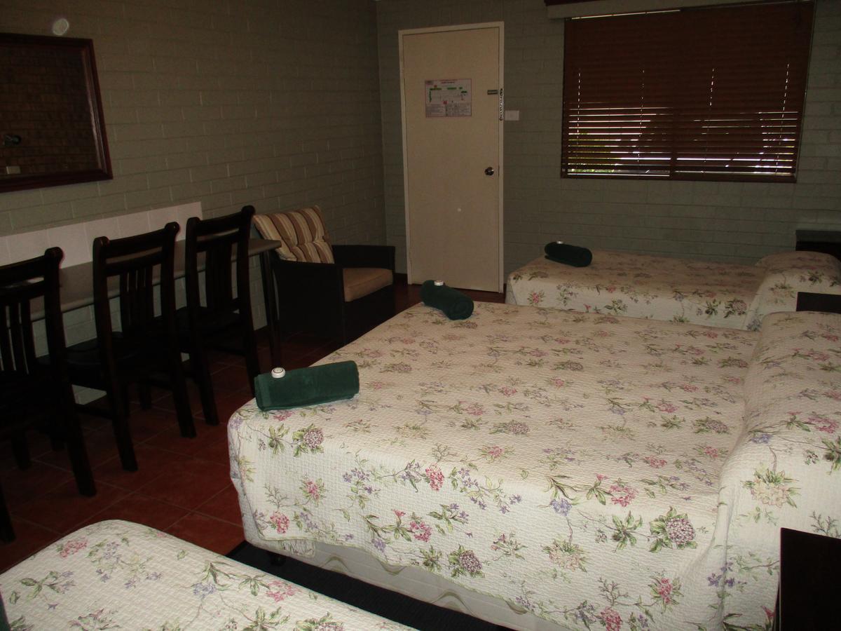 Barcaldine Country Motor Inn 외부 사진